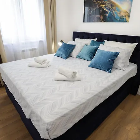 アパート Tesla Sky