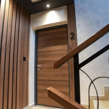 Tesla Sky アパート