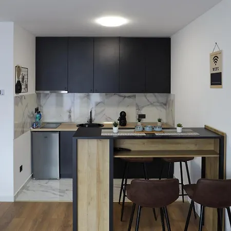 Tesla Sky アパート *