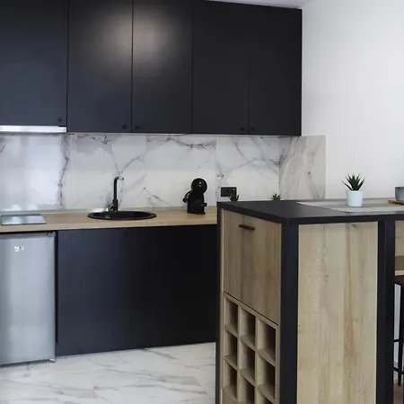 Tesla Sky アパート Ledine