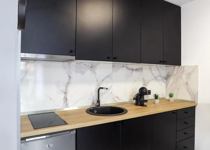 Tesla Sky דירה *