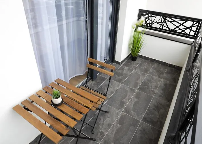 Tesla Sky דירה Ledine